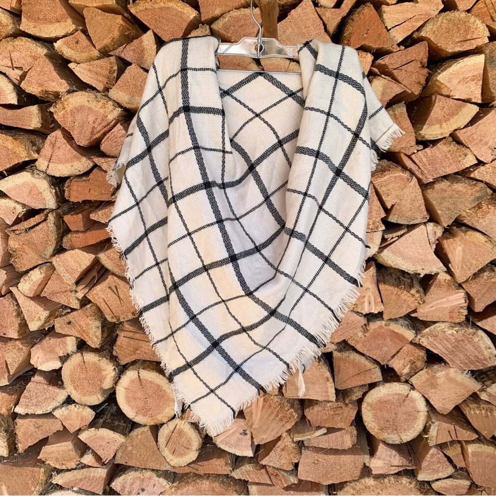 Wool Scarf Plaid White Black Soft Preppy Academia‎